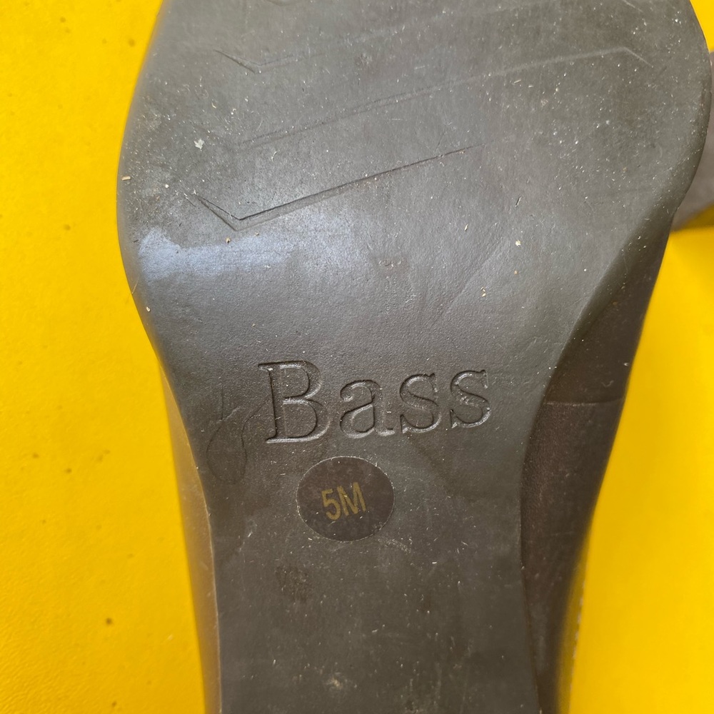 Bass Slide on Mules - Picture 7 of 8